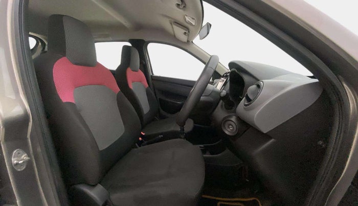 2017 Renault Kwid RXT 1.0, Petrol, Manual, 54,462 km, Right Side Front Door Cabin