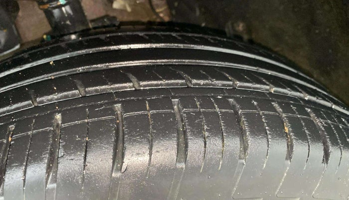 2020 Renault Duster RXS 1.5 PETROL MT, Petrol, Manual, 29,128 km, Left Front Tyre Tread