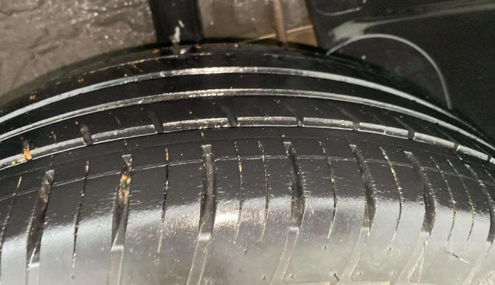 2020 Renault Duster RXS 1.5 PETROL MT, Petrol, Manual, 29,128 km, Left Rear Tyre Tread