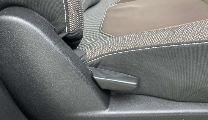 2020 Renault Duster RXS 1.5 PETROL MT, Petrol, Manual, 29,128 km, Driver Side Adjustment Panel