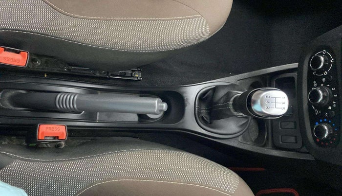 2020 Renault Duster RXS 1.5 PETROL MT, Petrol, Manual, 29,128 km, Gear Lever