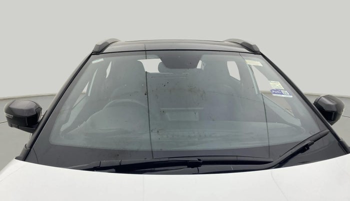 2024 Tata NEXON FEARLESS + SUNROOF AMT DUAL TONE 1.5 DIESEL, Diesel, Automatic, 12,199 km, Front Windshield