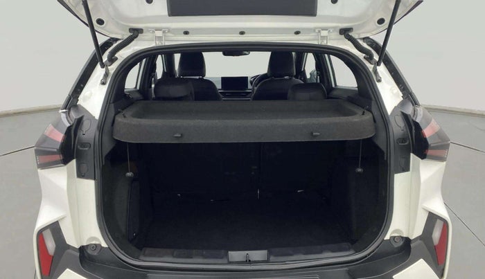 2024 Tata NEXON FEARLESS + SUNROOF AMT DUAL TONE 1.5 DIESEL, Diesel, Automatic, 12,199 km, Boot Inside