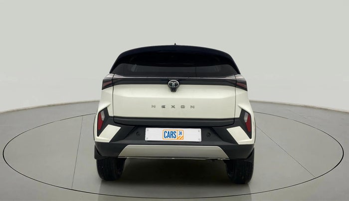 2024 Tata NEXON FEARLESS + SUNROOF AMT DUAL TONE 1.5 DIESEL, Diesel, Automatic, 12,199 km, Back/Rear
