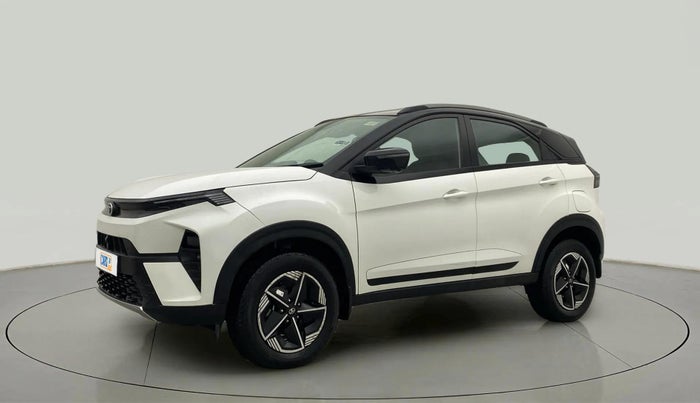 2024 Tata NEXON FEARLESS + SUNROOF AMT DUAL TONE 1.5 DIESEL, Diesel, Automatic, 12,199 km, Left Front Diagonal