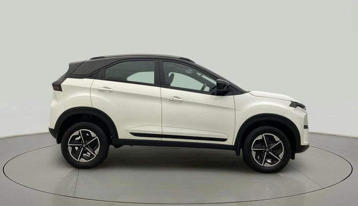 2024 Tata NEXON FEARLESS + SUNROOF AMT DUAL TONE 1.5 DIESEL, Diesel, Automatic, 12,199 km, Right Side View