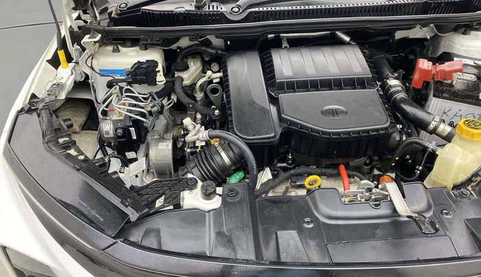 2024 Tata NEXON FEARLESS + SUNROOF AMT DUAL TONE 1.5 DIESEL, Diesel, Automatic, 12,199 km, Engine View - Right