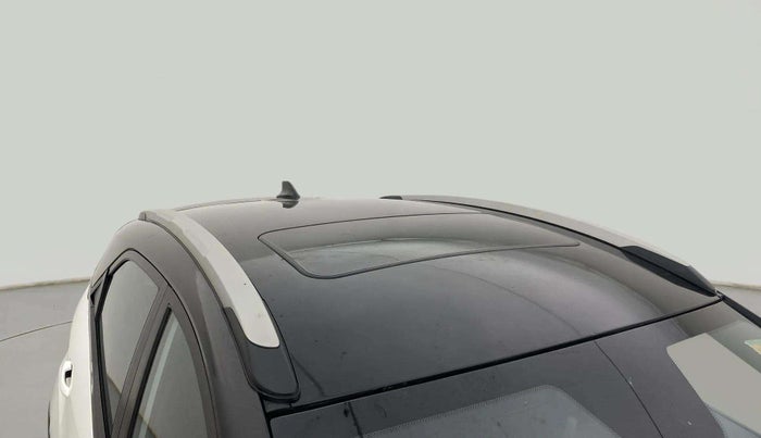 2024 Tata NEXON FEARLESS + SUNROOF AMT DUAL TONE 1.5 DIESEL, Diesel, Automatic, 12,199 km, Roof