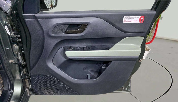 2022 Tata PUNCH ACCOMPLISHED AMT, Petrol, Automatic, 24,985 km, Driver Side Door Panels Control