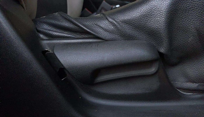2012 Maruti Swift VXI, Petrol, Manual, 29,046 km, Driver Side Adjustment Panel