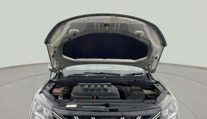 2021 Mahindra XUV700 AX 3 P MT 5 STR, Petrol, Manual, 59,597 km, Open Bonet