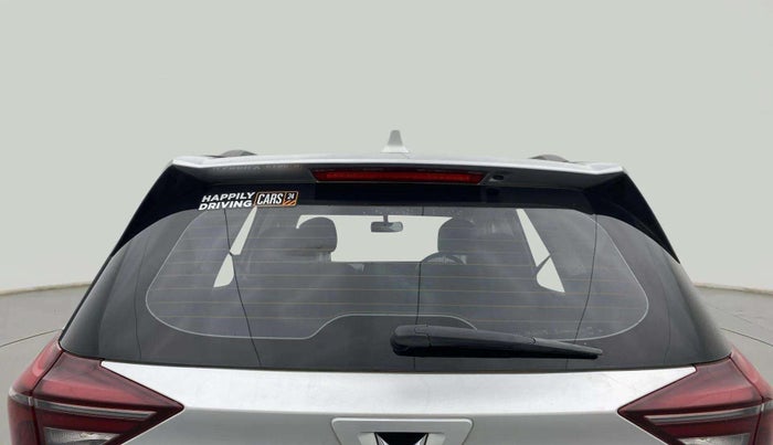 2021 Mahindra XUV700 AX 3 P MT 5 STR, Petrol, Manual, 59,597 km, Rear Windshield