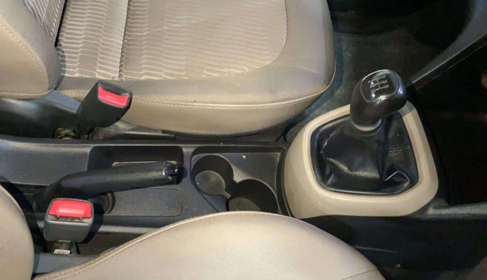 2019 Hyundai Xcent S 1.2, Petrol, Manual, 66,711 km, Gear Lever