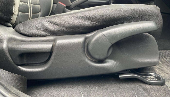 2018 Honda WR-V 1.2L I-VTEC VX MT, Petrol, Manual, 46,309 km, Driver Side Adjustment Panel