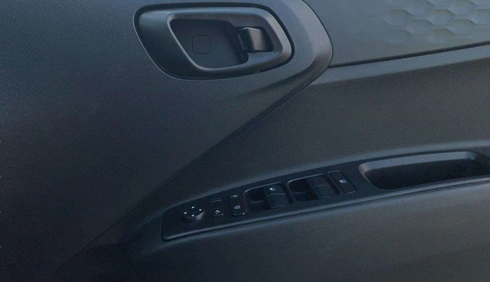 2022 Hyundai GRAND I10 NIOS MAGNA CORPORATE EDITION 1.2 KAPPA VTVT, Petrol, Manual, 21,269 km, Driver Side Door Panels Control