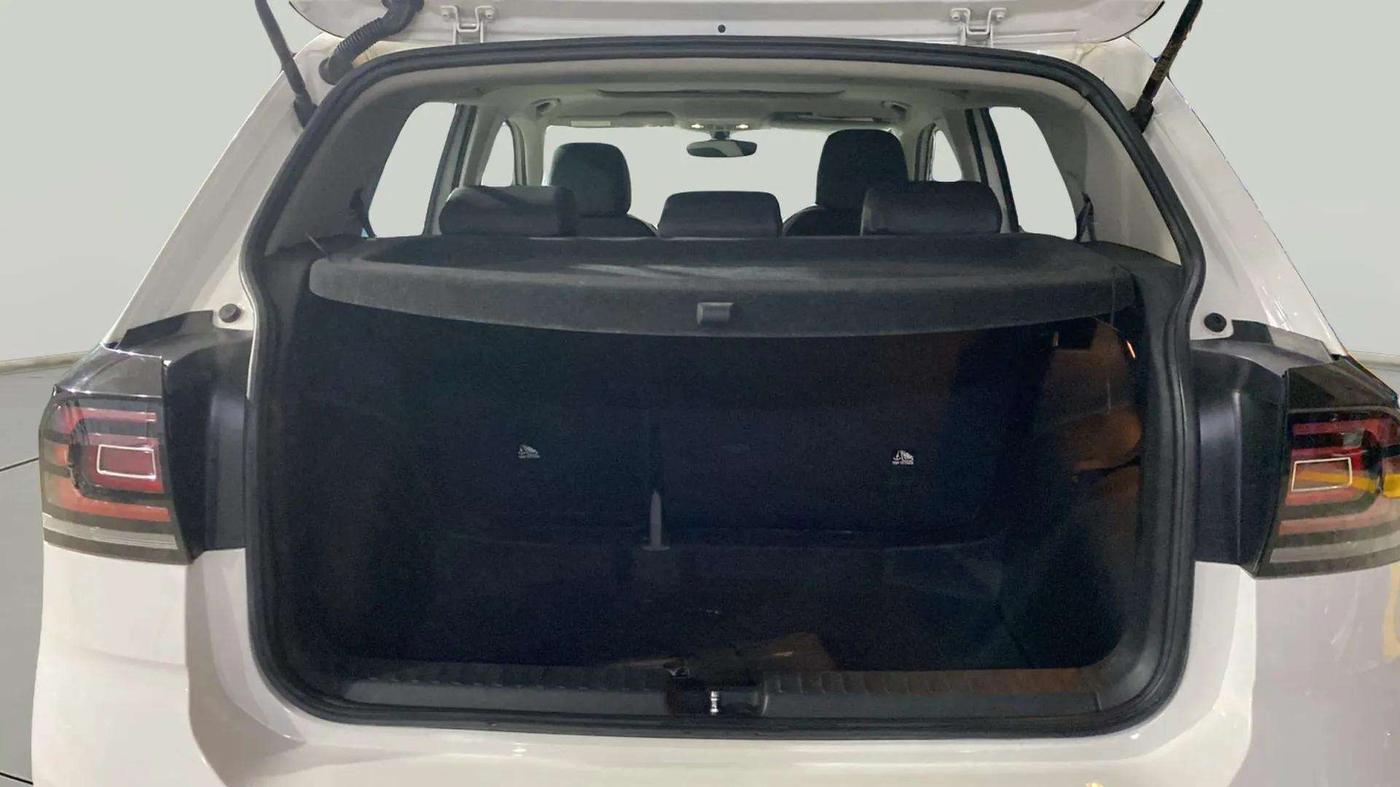 2022 Volkswagen TAIGUN TOPLINE 1.0 TSI MT, Petrol, Manual, 11,147 km, Boot Inside