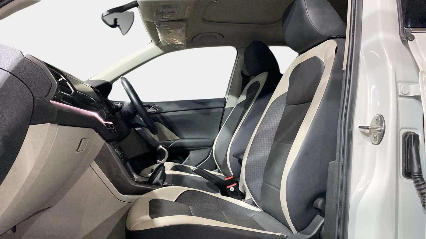2022 Volkswagen TAIGUN TOPLINE 1.0 TSI MT, Petrol, Manual, 11,147 km, Right Side Front Door Cabin