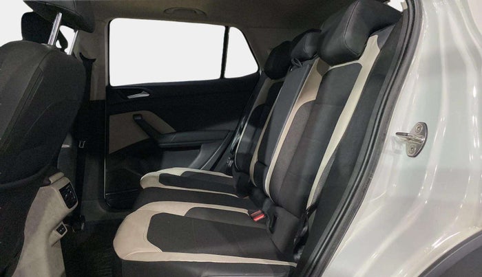 2022 Volkswagen TAIGUN TOPLINE 1.0 TSI MT, Petrol, Manual, 11,128 km, Right Side Rear Door Cabin