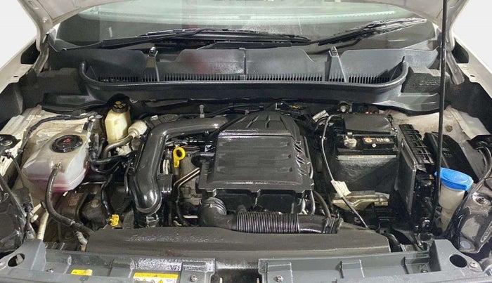 2022 Volkswagen TAIGUN TOPLINE 1.0 TSI MT, Petrol, Manual, 11,128 km, Open Bonet