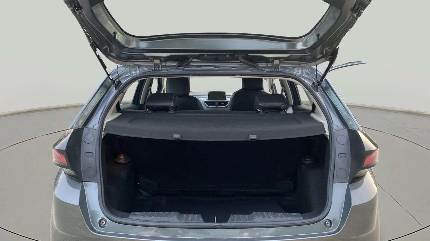 2022 Tata ALTROZ XZA, Petrol, Automatic, 30,709 km, Boot Inside
