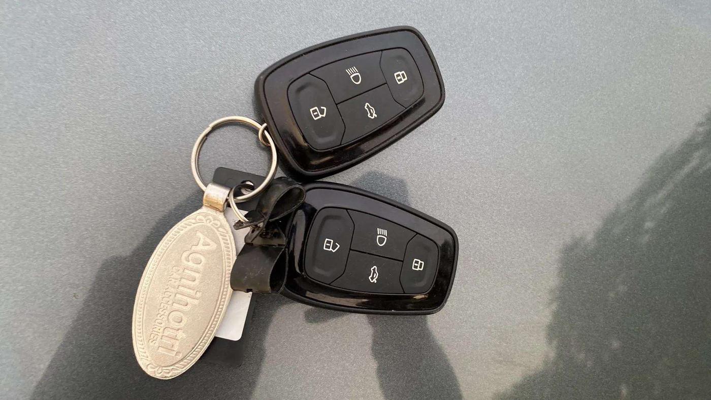 2022 Tata ALTROZ XZA, Petrol, Automatic, 30,709 km, Key Close Up