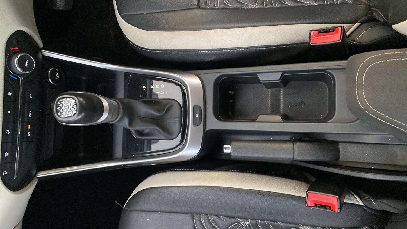 2022 Tata ALTROZ XZA, Petrol, Automatic, 30,709 km, Gear Lever