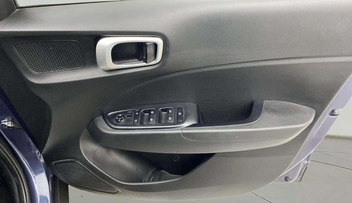 2021 Hyundai VENUE S 1.2, Petrol, Manual, 50,965 km, Driver Side Door Panels Control