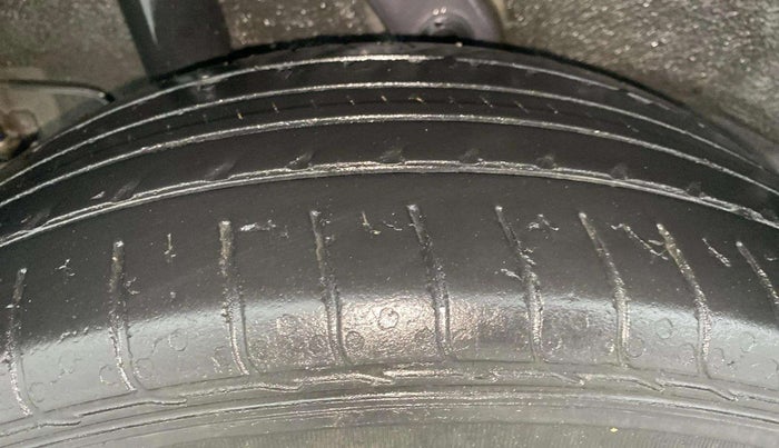 2021 Hyundai VENUE S 1.2, Petrol, Manual, 50,965 km, Right Rear Tyre Tread