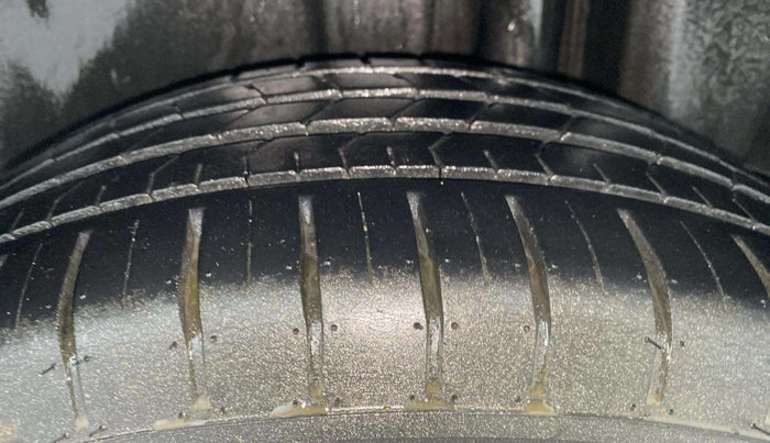 2017 Maruti Ciaz ALPHA  AT 1.4  PETROL, Petrol, Automatic, 57,808 km, Left Rear Tyre Tread