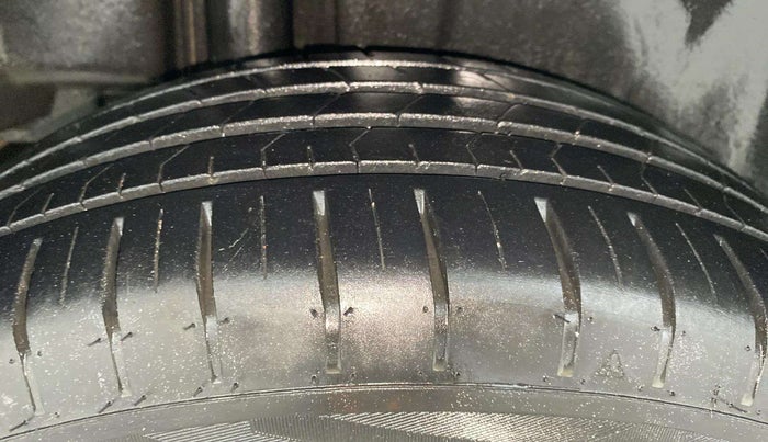 2017 Maruti Ciaz ALPHA  AT 1.4  PETROL, Petrol, Automatic, 57,808 km, Right Rear Tyre Tread