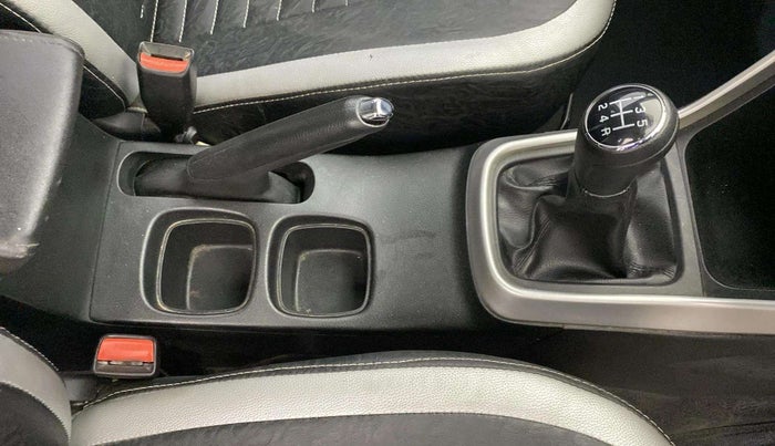 2017 Maruti S Cross ZETA 1.3, Diesel, Manual, 91,825 km, Gear Lever