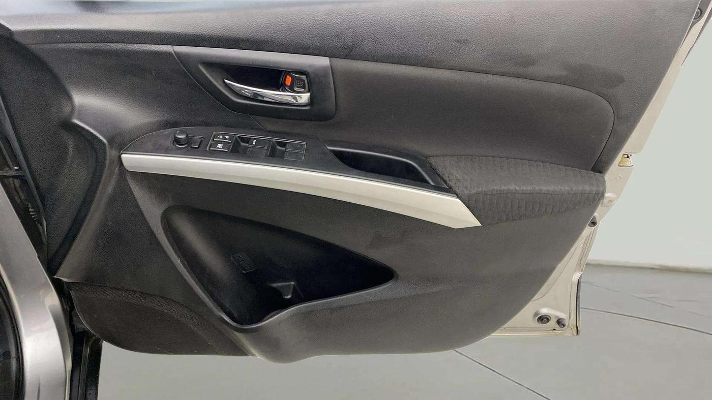 2017 Maruti S Cross ZETA 1.3, Diesel, Manual, 91,825 km, Driver Side Door Panels Control