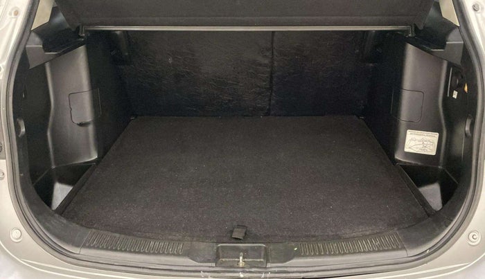 2017 Maruti S Cross ZETA 1.3, Diesel, Manual, 91,825 km, Boot Inside