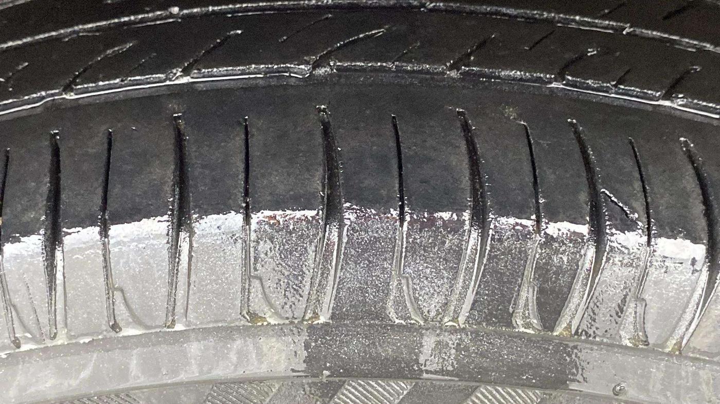 2016 Maruti Alto K10 VXI, Petrol, Manual, 77,375 km, Right Front Tyre Tread