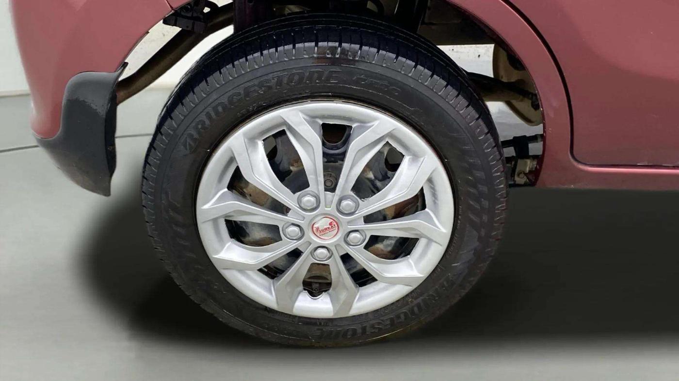 2016 Maruti Alto K10 VXI, Petrol, Manual, 77,375 km, Right Rear Wheel