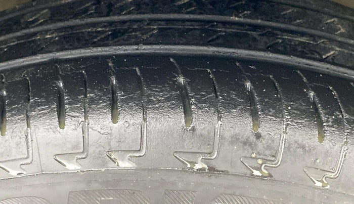 2020 Maruti IGNIS ZETA 1.2, Petrol, Manual, 28,711 km, Right Front Tyre Tread