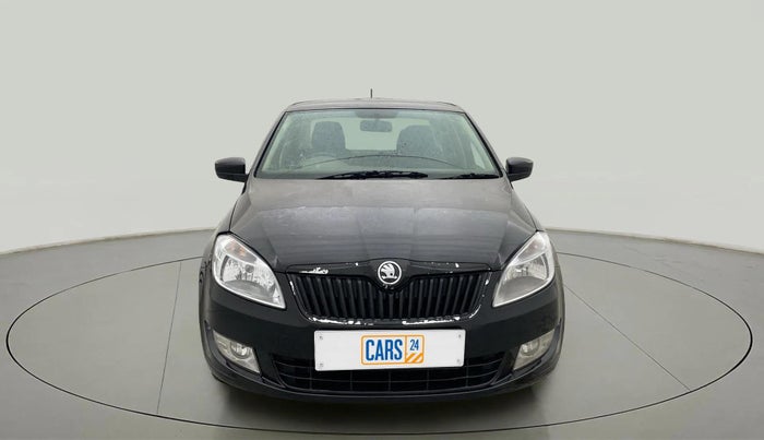 2013 Skoda Rapid ELEGANCE 1.6 MPI MT, Petrol, Manual, 64,640 km, Front