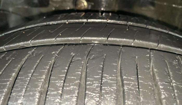 2012 Honda Brio S MT, Petrol, Manual, 84,706 km, Left Front Tyre Tread