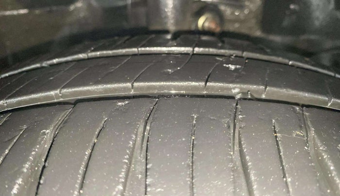 2012 Honda Brio S MT, Petrol, Manual, 84,706 km, Right Front Tyre Tread