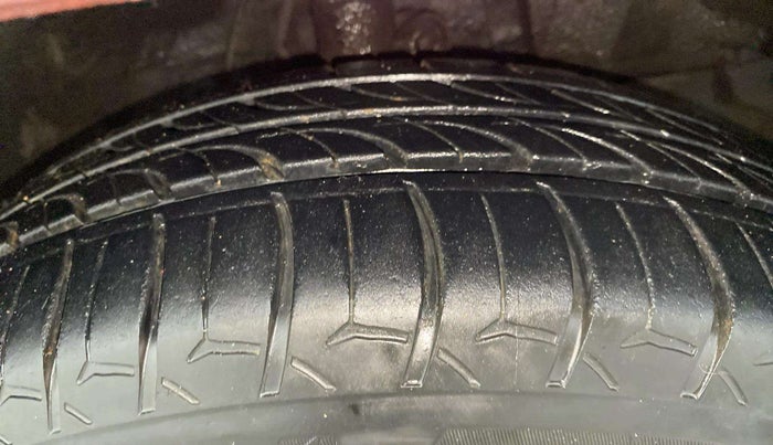 2016 Honda Jazz 1.2L I-VTEC V AT, Petrol, Automatic, 51,910 km, Right Front Tyre Tread