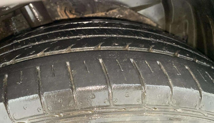 2020 MG HECTOR PLUS SHARP 1.5 PETROL TURBO DCT 6-STR, Petrol, Automatic, 44,610 km, Right Front Tyre Tread
