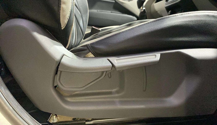 2021 Hyundai AURA SX 1.2 (O), Petrol, Manual, 17,132 km, Driver Side Adjustment Panel