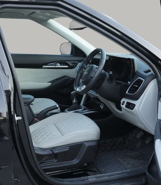 2022 KIA SELTOS HTX 1.5 PETROL, Petrol, Manual, 17,396 km, Right Side Front Door Cabin