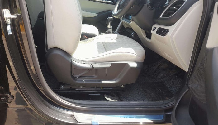 2022 KIA SELTOS HTX 1.5 PETROL, Petrol, Manual, 17,396 km, Driver Side Adjustment Panel