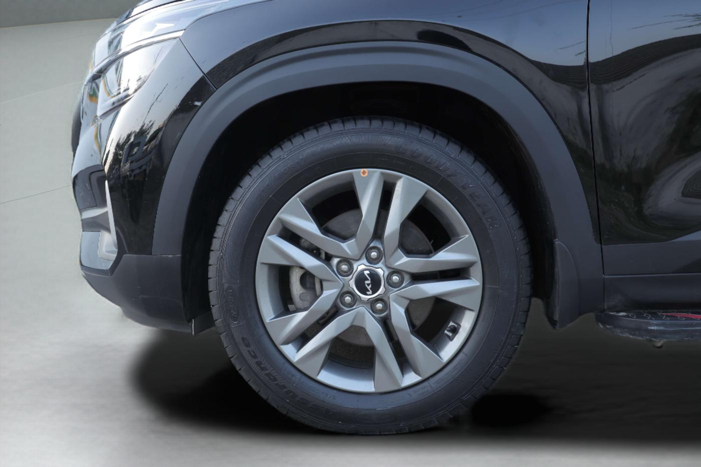 2022 KIA SELTOS HTX 1.5 PETROL, Petrol, Manual, 17,396 km, Left Front Wheel