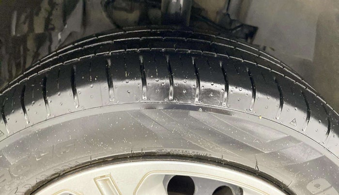 2021 Tata NEXON XZ DIESEL, Diesel, Manual, 66,254 km, Right Front Tyre Tread