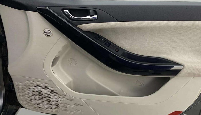 2021 Tata NEXON XZ DIESEL, Diesel, Manual, 66,254 km, Driver Side Door Panels Control