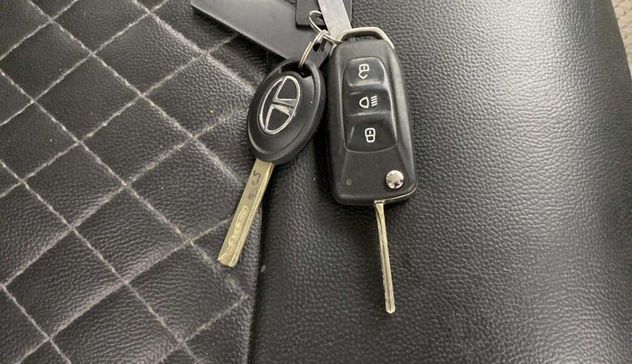 2021 Tata NEXON XZ DIESEL, Diesel, Manual, 66,254 km, Key Close Up