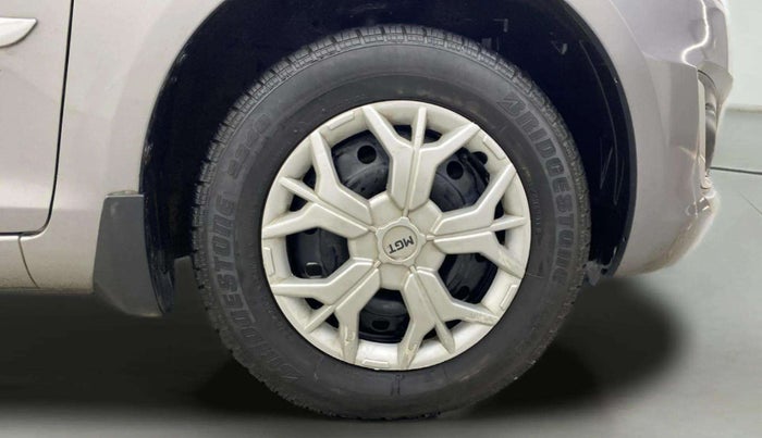 2017 Maruti Swift VXI, Petrol, Manual, 47,736 km, Right Front Wheel