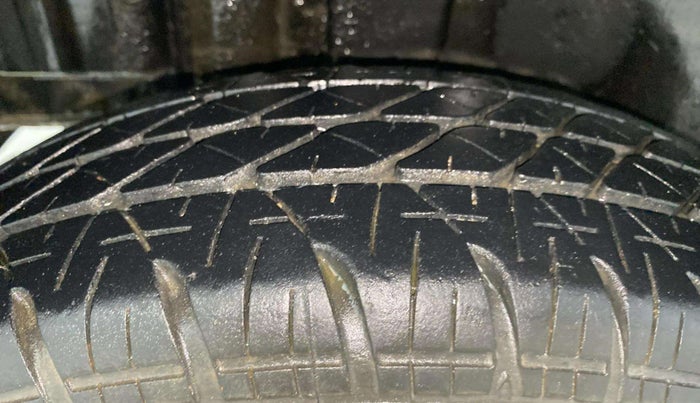2017 Maruti Swift VXI, Petrol, Manual, 47,736 km, Right Rear Tyre Tread